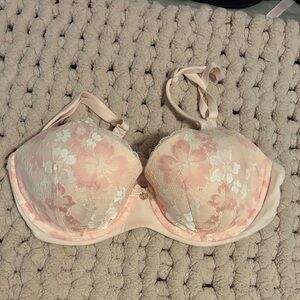 Victoria’s Secret Floral Lace Underwire Bra - Pink and Cream